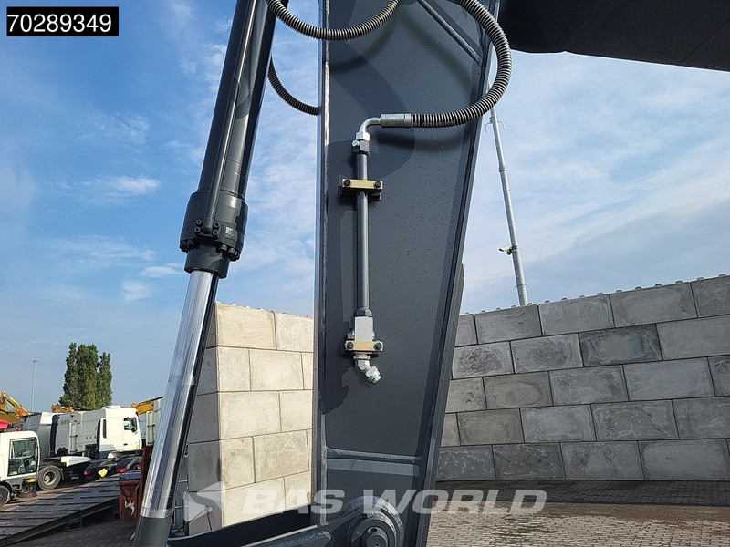 New Crawler excavator Hyundai R210: picture 11