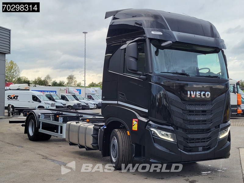 Iveco S-Way 460 4X2 NEW!! BDF Automatic Full air ACC Led Euro 6 - Container transporter/ Swap body truck: picture 3 Iveco S-Way 460 4X2 NEW!! BDF Automatic Full air ACC Led Euro 6 - Container transporter/ Swap body truck: picture 3