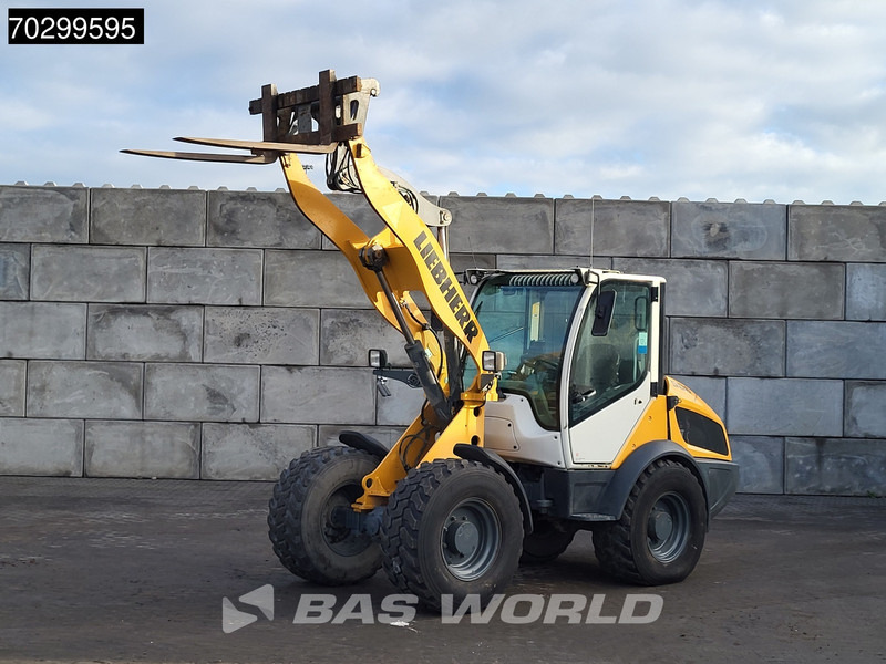 Liebherr L506 C L506C Buckets + Forks - Wheel loader: picture 3 Liebherr L506 C L506C Buckets + Forks - Wheel loader: picture 3