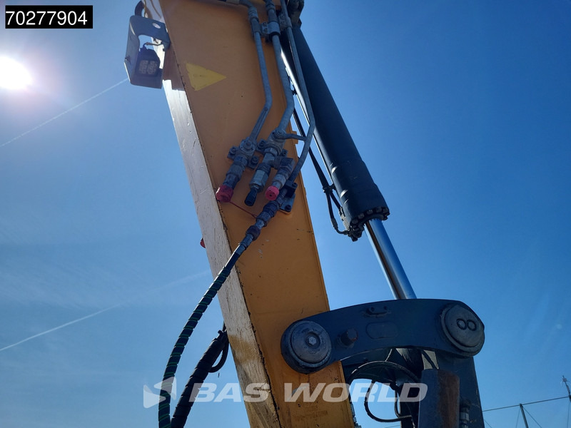 Crawler excavator Liebherr R926 LC: picture 8