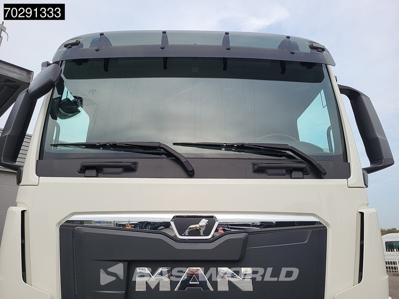 New Cab chassis truck MAN TGS 40.400 6X4 NEW 6x4 chassis PTO Preparation Steelsuspension Big-Axle Automatic Euro 2: picture 7