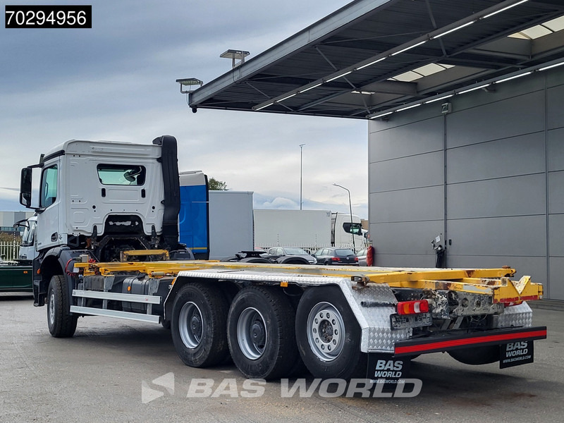 Mercedes-Benz Arocs 3232 Arocs 8X4 LOW Mileage! BDF Big-Axle Lift+Steering-Axle Euro 6 - Container transporter/ Swap body truck: picture 2 Mercedes-Benz Arocs 3232 Arocs 8X4 LOW Mileage! BDF Big-Axle Lift+Steering-Axle Euro 6 - Container transporter/ Swap body truck: picture 2