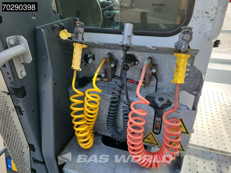 Terminal tractor Terberg YT222 4X2 NL-Truck EPA Big-Axle Hebesattel: picture 14 Terminal tractor Terberg YT222 4X2 NL-Truck EPA Big-Axle Hebesattel: picture 14