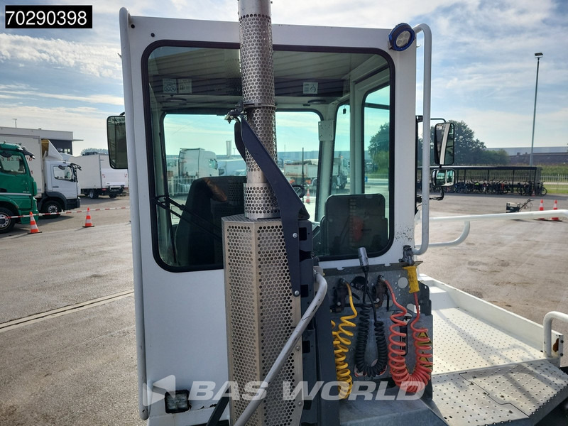 Terminal tractor Terberg YT222 4X2 NL-Truck EPA Big-Axle Hebesattel: picture 13 Terminal tractor Terberg YT222 4X2 NL-Truck EPA Big-Axle Hebesattel: picture 13