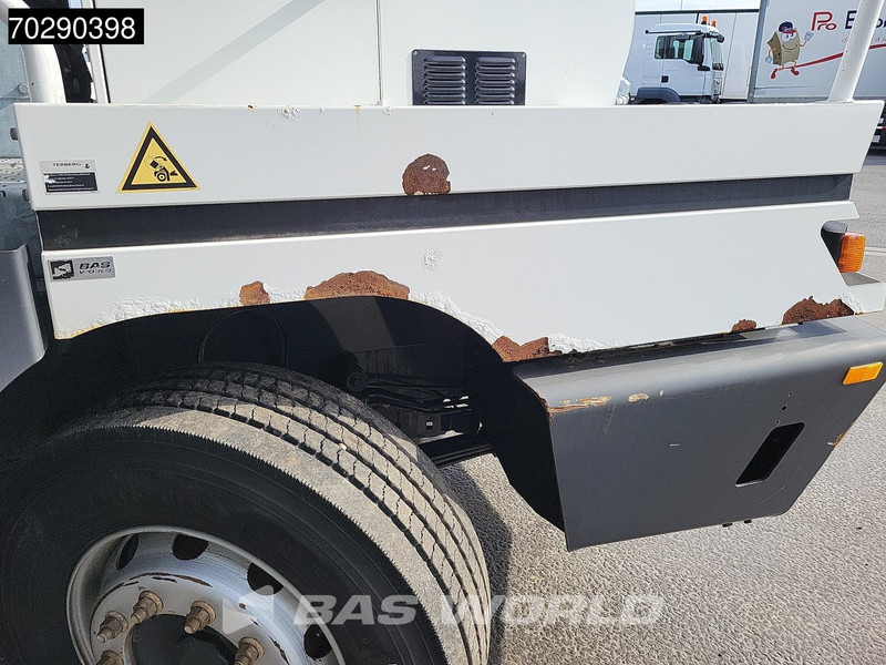 Terminal tractor Terberg YT222 4X2 NL-Truck EPA Big-Axle Hebesattel: picture 11 Terminal tractor Terberg YT222 4X2 NL-Truck EPA Big-Axle Hebesattel: picture 11