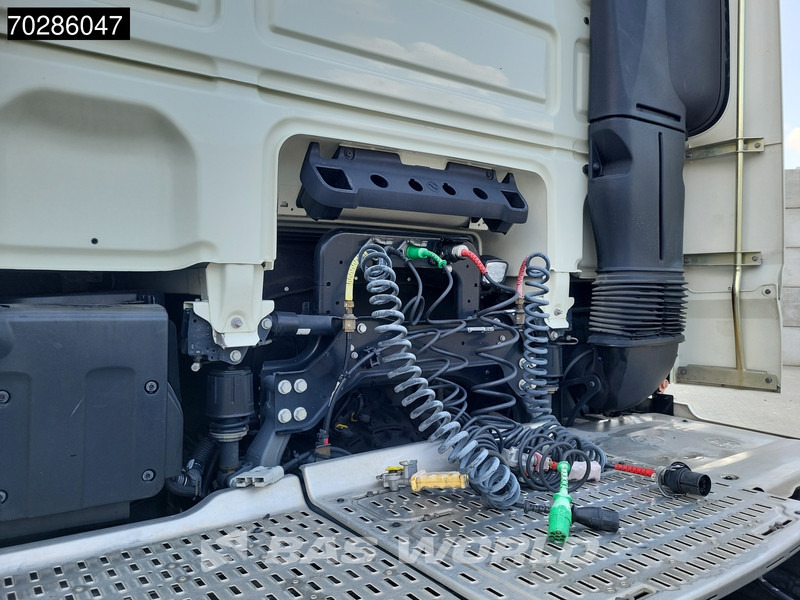 DAF XF 480 4X2 SC 2x Tanks PTO Standklima Navi LED ACC - Tractor truck: picture 5 DAF XF 480 4X2 SC 2x Tanks PTO Standklima Navi LED ACC - Tractor truck: picture 5