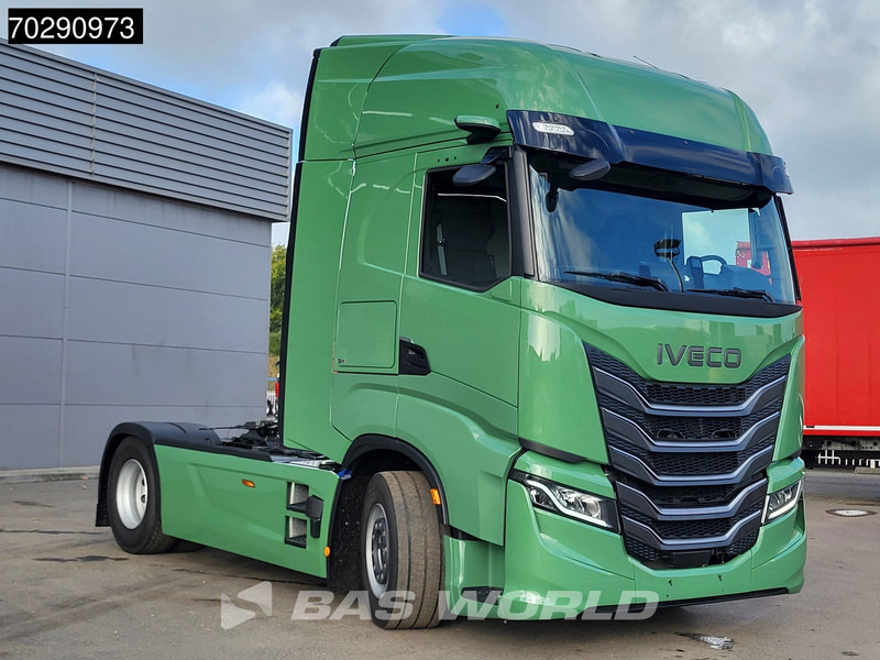 Iveco S-Way 500 S-Way 4X2 NEW! Retarder 2xTanks ACC Standklima LED Euro 6 - Tractor truck: picture 3 Iveco S-Way 500 S-Way 4X2 NEW! Retarder 2xTanks ACC Standklima LED Euro 6 - Tractor truck: picture 3