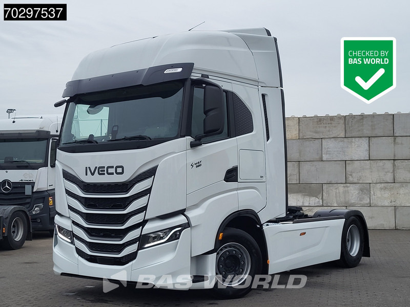 Iveco S-Way 580 4X2 NEW! 2x Tanks Standklima Navi ACC LED Euro 6 - Tractor truck: picture 1 Iveco S-Way 580 4X2 NEW! 2x Tanks Standklima Navi ACC LED Euro 6 - Tractor truck: picture 1
