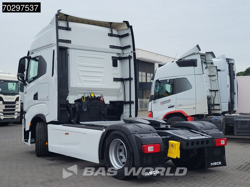 Iveco S-Way 580 4X2 NEW! 2x Tanks Standklima Navi ACC LED Euro 6 - Tractor truck: picture 2 Iveco S-Way 580 4X2 NEW! 2x Tanks Standklima Navi ACC LED Euro 6 - Tractor truck: picture 2
