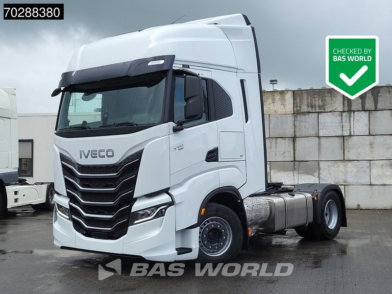 Iveco S-way 580 4X2 NEW! 2x Tanks Navi ACC Standklima - Tractor truck: picture 1 Iveco S-way 580 4X2 NEW! 2x Tanks Navi ACC Standklima - Tractor truck: picture 1