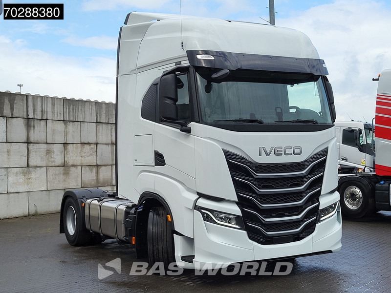 Iveco S-way 580 4X2 NEW! 2x Tanks Navi ACC Standklima - Tractor truck: picture 3 Iveco S-way 580 4X2 NEW! 2x Tanks Navi ACC Standklima - Tractor truck: picture 3