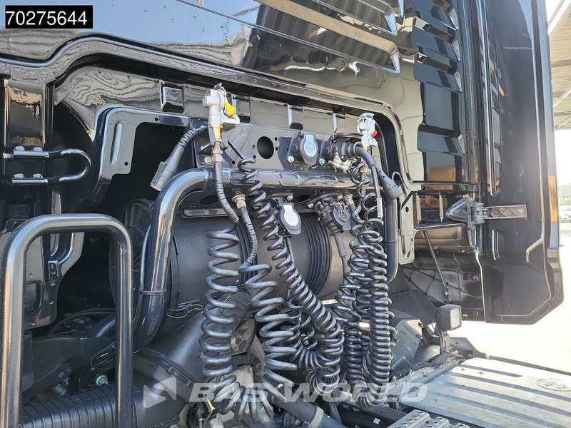 Tractor truck MAN TGX 18.510 4X2 70% Tyres! GX Retarder 2x Tanks ACC Standklima Navi: picture 12