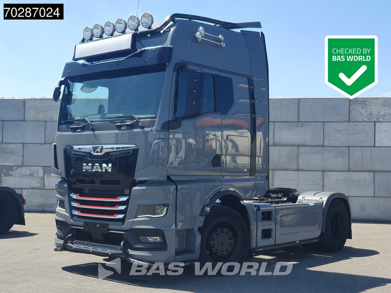 MAN TGX 18.520 4X2 Individual Lion S! GX Retarder Full-Air 2x Tanks Navi LED ACC Euro 6 - Tractor truck: picture 1 MAN TGX 18.520 4X2 Individual Lion S! GX Retarder Full-Air 2x Tanks Navi LED ACC Euro 6 - Tractor truck: picture 1