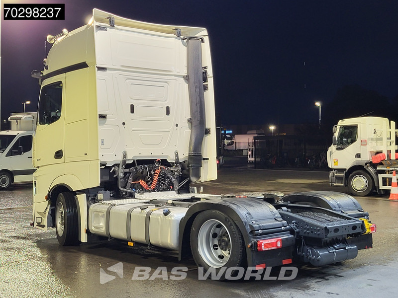 Mercedes-Benz Actros 1845 4X2 Retarder Mega 2xTanks Standklima Xenon Navi ACC Euro 6 - Tractor truck: picture 2 Mercedes-Benz Actros 1845 4X2 Retarder Mega 2xTanks Standklima Xenon Navi ACC Euro 6 - Tractor truck: picture 2