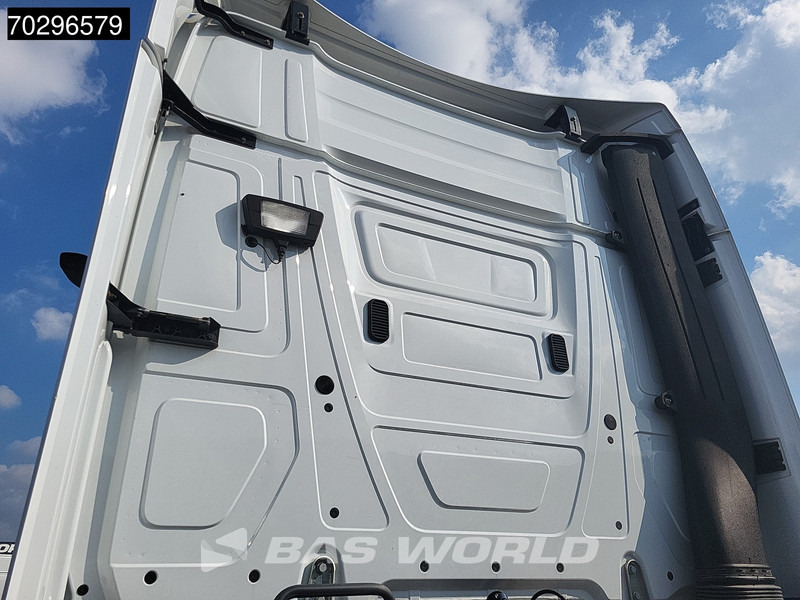 Mercedes-Benz Actros 1848 4X2 BigSpace Retarder Standklima MirrorCam ACC Xenon Euro 6 - Tractor truck: picture 3 Mercedes-Benz Actros 1848 4X2 BigSpace Retarder Standklima MirrorCam ACC Xenon Euro 6 - Tractor truck: picture 3