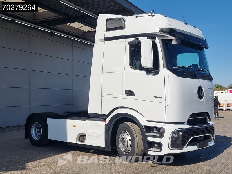 Mercedes-Benz Actros 1848 Actros 4X2 NEW! ProCabin-Big 2x Tanks Standklima Navi SmartTacho2 - Tractor truck: picture 3 Mercedes-Benz Actros 1848 Actros 4X2 NEW! ProCabin-Big 2x Tanks Standklima Navi SmartTacho2 - Tractor truck: picture 3