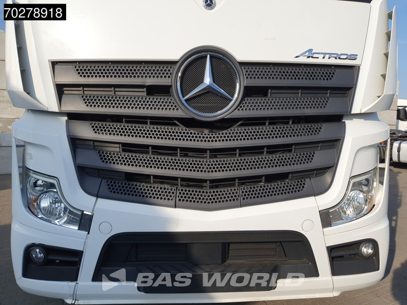 Tractor truck Mercedes-Benz Actros 1945 4X2 BigSpace Retarder Mirrorcam 2x Tanks: picture 8