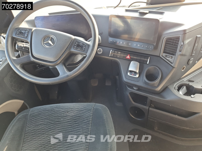 Interior photo 2: Tractor truck Mercedes-Benz Actros 1945 4X2 BigSpace Retarder Mirrorcam 2x Tanks