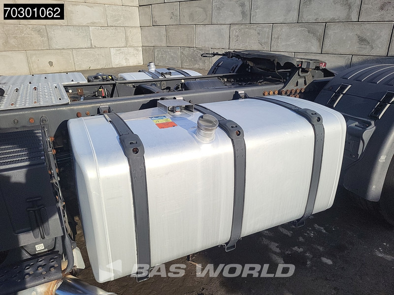 Tractor truck Scania R520 4X2 3-Pedals Retarder PTO 2x Tanks Full-Air Alcoa: picture 13