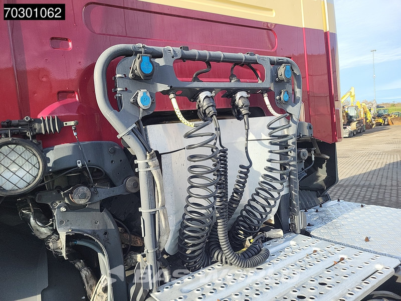 Tractor truck Scania R520 4X2 3-Pedals Retarder PTO 2x Tanks Full-Air Alcoa: picture 9
