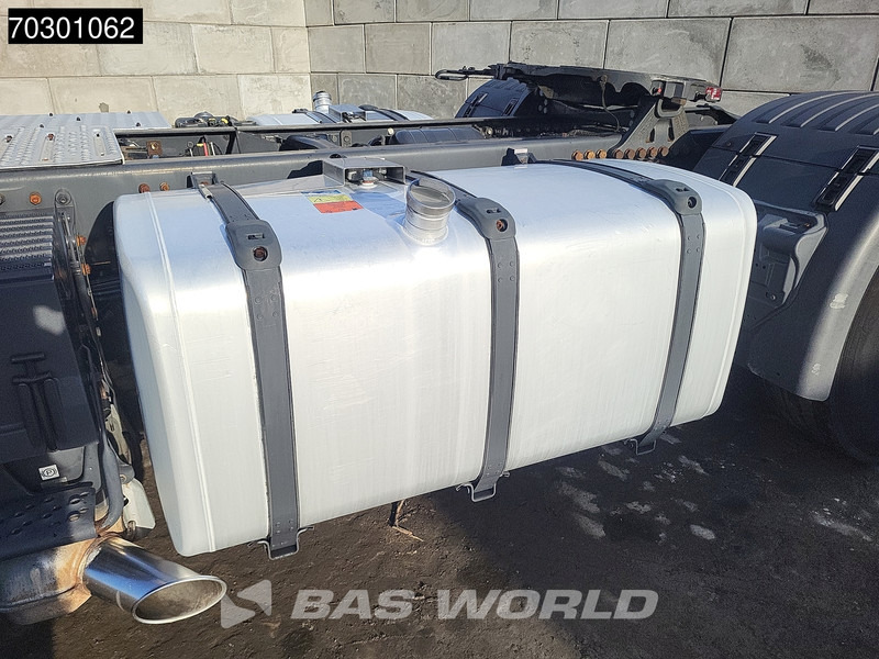 Tractor truck Scania R520 4X2 3-Pedals Retarder PTO 2x Tanks Full-Air Alcoa: picture 12