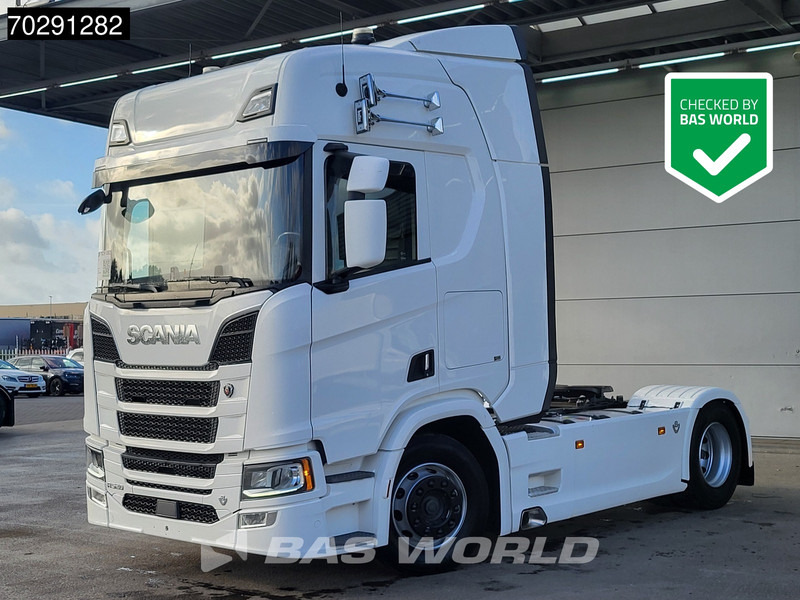 Scania R520 4X2 Low Mileage! Retarder Leder ACC Navi LED Euro 6 - Tractor truck: picture 1 Scania R520 4X2 Low Mileage! Retarder Leder ACC Navi LED Euro 6 - Tractor truck: picture 1