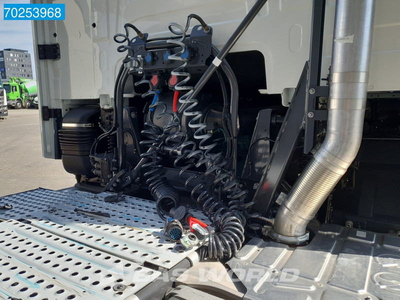 Volvo FH 460 6X2 2x Tanks ACC Navi LED Liftachse XL - Tractor truck: picture 5 Volvo FH 460 6X2 2x Tanks ACC Navi LED Liftachse XL - Tractor truck: picture 5
