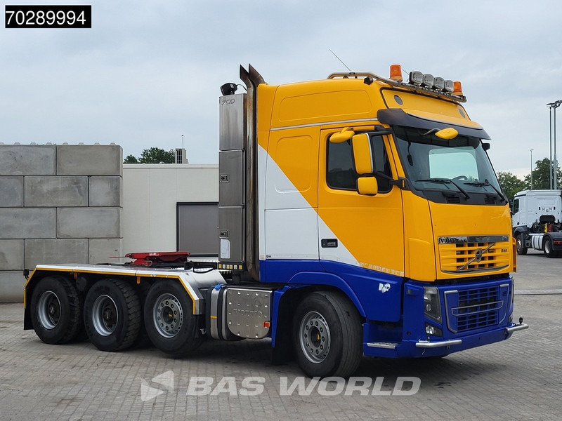 Volvo FH16 700 FH16 8X4 90T! Retarder Big-Axle Lift+Lenkachse Euro 5 - Tractor truck: picture 3 Volvo FH16 700 FH16 8X4 90T! Retarder Big-Axle Lift+Lenkachse Euro 5 - Tractor truck: picture 3