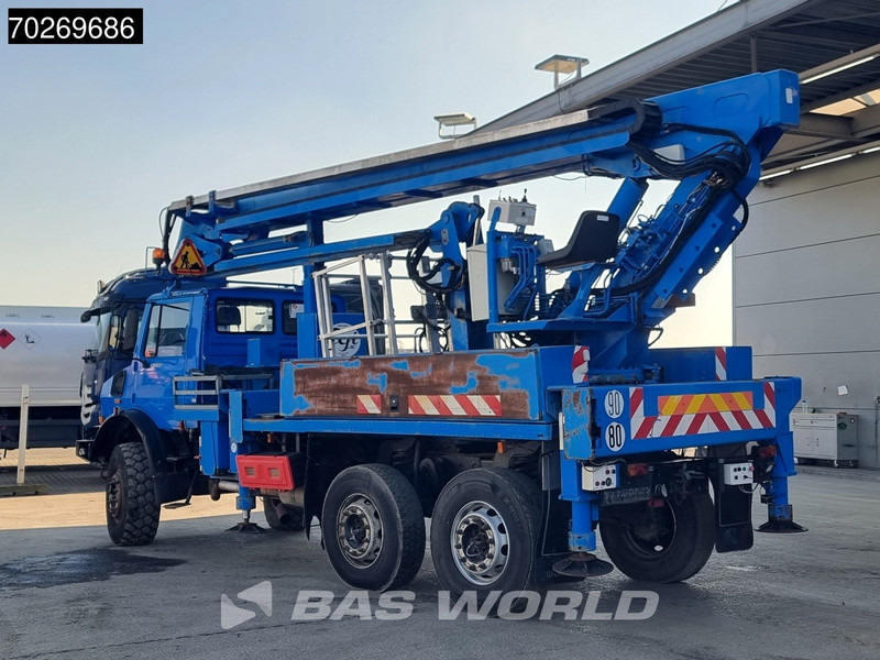 Unimog U2450L 6X6 Unimog Engin EGI TP 226 hubarbeitsbühne Manual Euro 2 - Crane truck: picture 2 Unimog U2450L 6X6 Unimog Engin EGI TP 226 hubarbeitsbühne Manual Euro 2 - Crane truck: picture 2