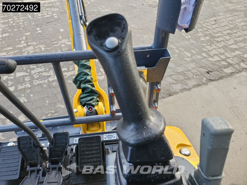 New Mini excavator XCMG XE18 E 2 YEARS FACTORY WARRANTY - KUBOTA ENGINE: picture 19