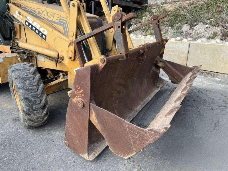 Backhoe loader Case 580SLE RANGER: picture 10