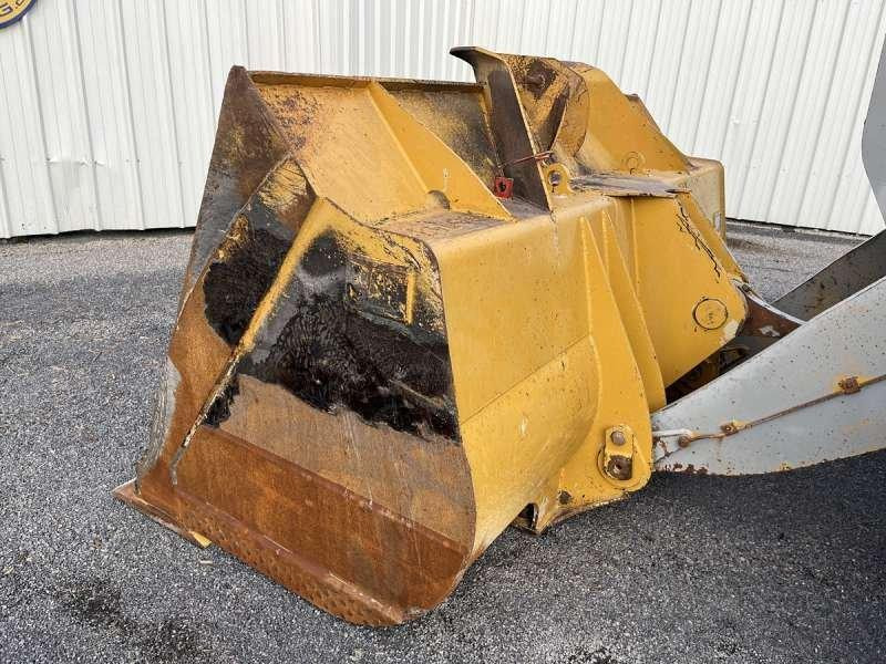 Wheel loader Caterpillar 962K: picture 11