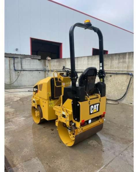 Caterpillar CB1.7 - Road roller: picture 3 Caterpillar CB1.7 - Road roller: picture 3