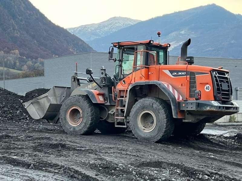 Doosan DL300 - Wheel loader: picture 1 Doosan DL300 - Wheel loader: picture 1