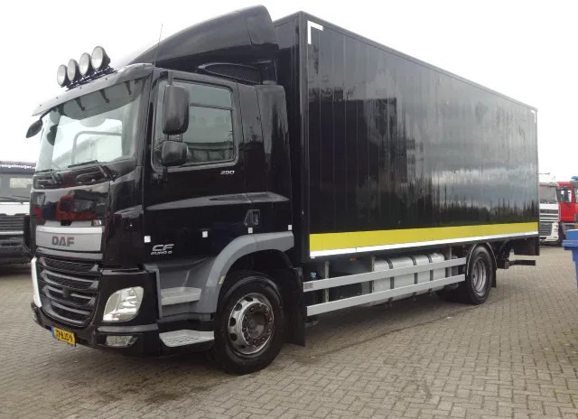 DAF CF 290 ALUGESLOTENBAK EN KLEP 2500 KG,GVW 20.500 KG - Box truck: picture 1 DAF CF 290 ALUGESLOTENBAK EN KLEP 2500 KG,GVW 20.500 KG - Box truck: picture 1