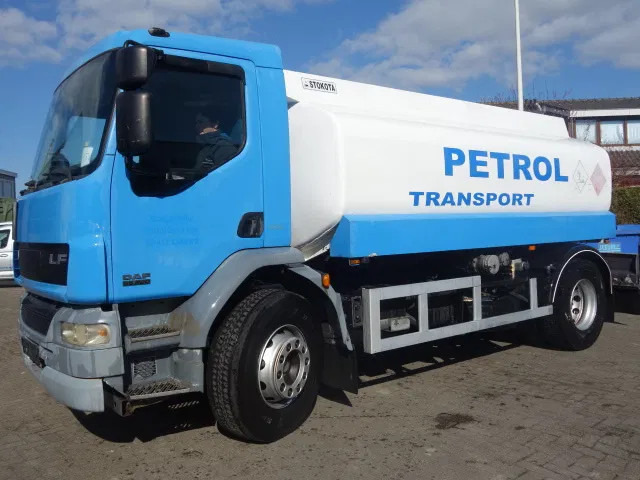 DAF LF 55.220 12000 LITER MANUAL GEARBOX - Tanker truck: picture 1 DAF LF 55.220 12000 LITER MANUAL GEARBOX - Tanker truck: picture 1