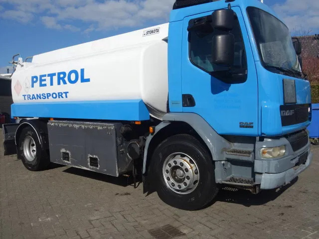 DAF LF 55.220 12000 LITER MANUAL GEARBOX - Tanker truck: picture 2 DAF LF 55.220 12000 LITER MANUAL GEARBOX - Tanker truck: picture 2