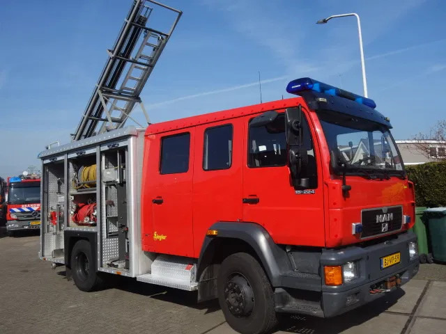 MAN 15 224-with winch 2500liter tank manual gearbox ,ziegler pomp - Fire truck: picture 1 MAN 15 224-with winch 2500liter tank manual gearbox ,ziegler pomp - Fire truck: picture 1
