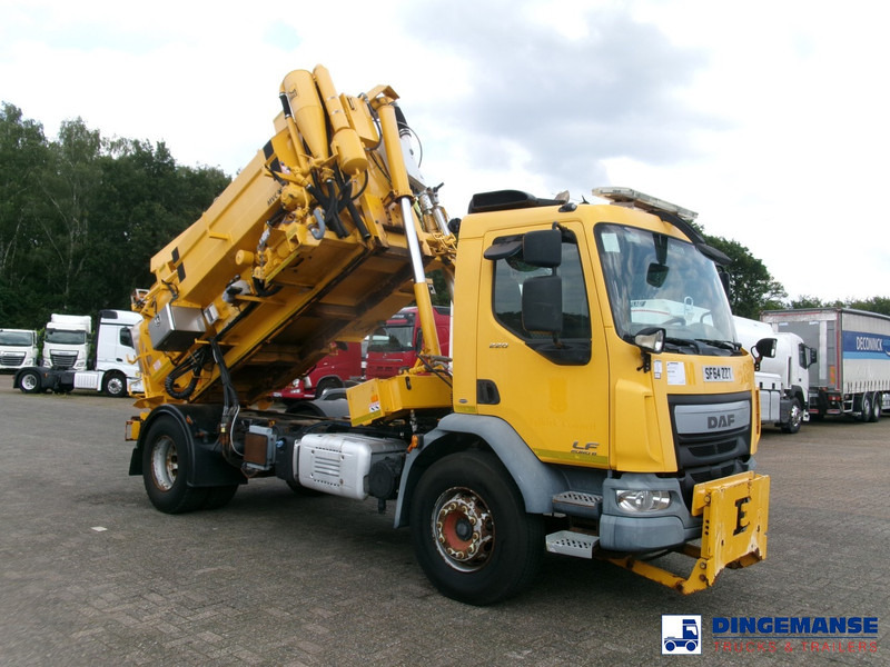 DAF LF 220 4X2 Whale vacuum tank 7 m3 - Vacuum truck: picture 2 DAF LF 220 4X2 Whale vacuum tank 7 m3 - Vacuum truck: picture 2