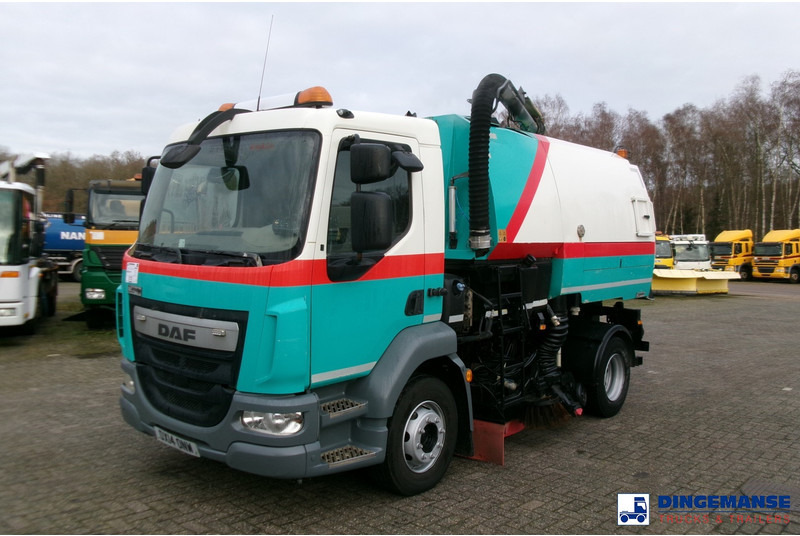 DAF LF 55.220 4X2 Johnston street sweeper - Road sweeper: picture 1 DAF LF 55.220 4X2 Johnston street sweeper - Road sweeper: picture 1