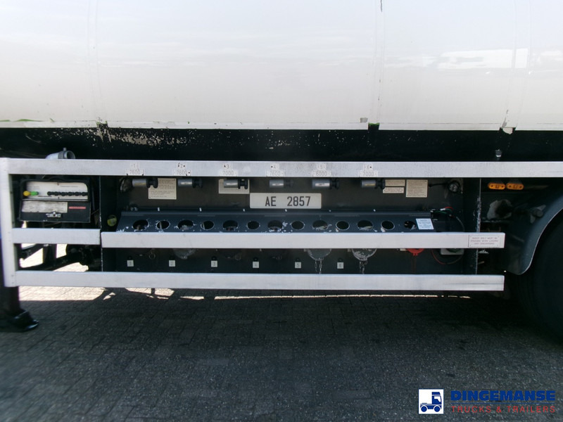 Lakeland Fuel tank alu 42.8 m3 / 6 comp + pump - Tanker semi-trailer: picture 5 Lakeland Fuel tank alu 42.8 m3 / 6 comp + pump - Tanker semi-trailer: picture 5