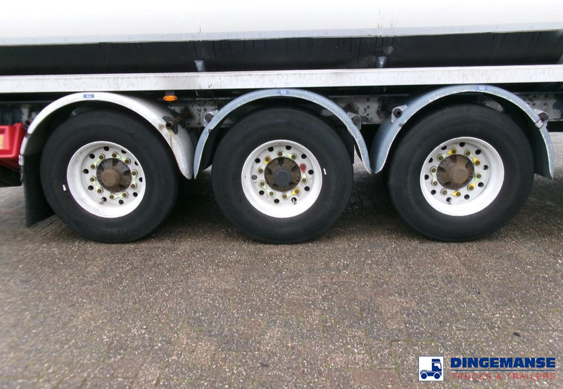 Lakeland Fuel tank alu 42.8 m3 / 6 comp + pump - Tanker semi-trailer: picture 5 Lakeland Fuel tank alu 42.8 m3 / 6 comp + pump - Tanker semi-trailer: picture 5