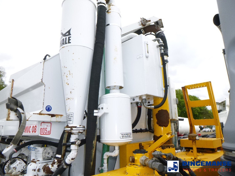 Mercedes-Benz Axor 1824 4x2 RHD Whale vacuum tank 7 m3 - Vacuum truck: picture 5 Mercedes-Benz Axor 1824 4x2 RHD Whale vacuum tank 7 m3 - Vacuum truck: picture 5