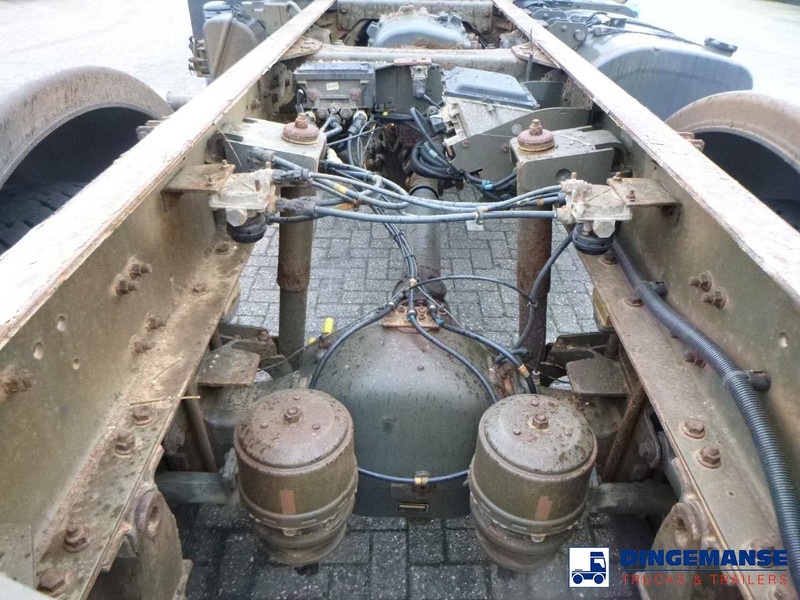 Cab chassis truck Renault Kerax 380 DXI 4x4 Euro 5 chassis + PTO: picture 7