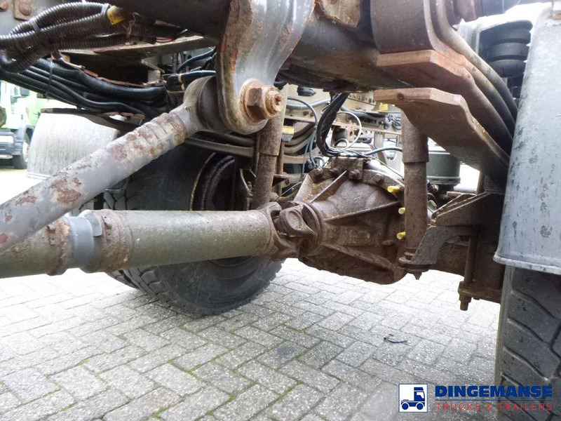 Cab chassis truck Renault Kerax 380 DXI 4x4 Euro 5 chassis + PTO: picture 10