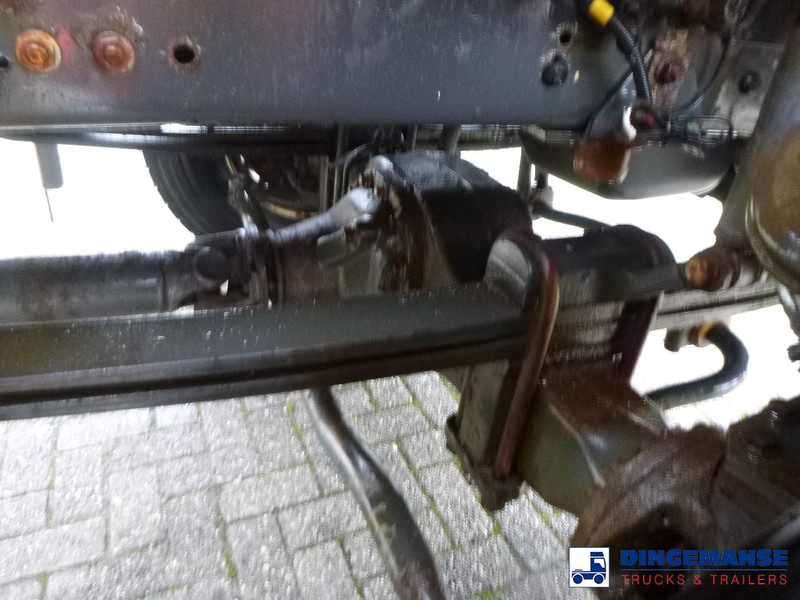 Cab chassis truck Renault Kerax 380 DXI 4x4 Euro 5 chassis + PTO: picture 11