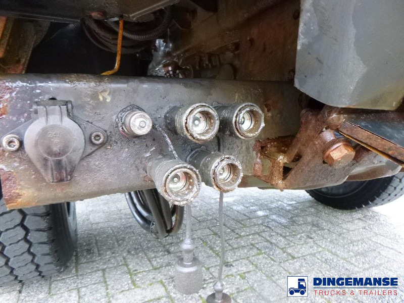 Cab chassis truck Renault Kerax 380 DXI 4x4 Euro 5 chassis + PTO: picture 15