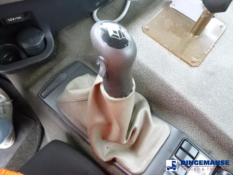 Cab chassis truck Renault Kerax 380 DXI 4x4 Euro 5 chassis + PTO: picture 18