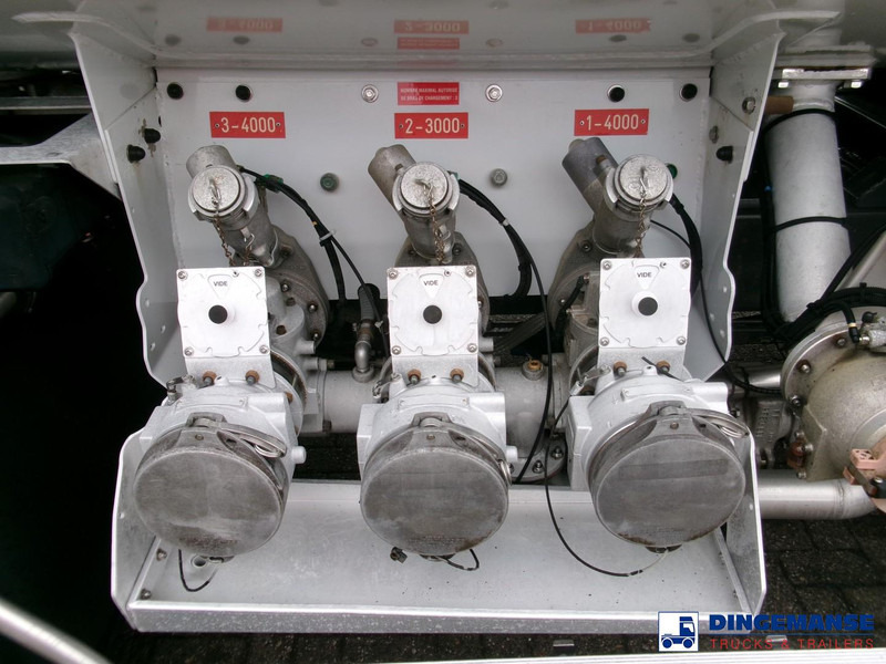 Tanker truck Renault Midlum 280 Dxi 4x2 fuel tank 11.3 m3 / 3 comp: picture 9 Tanker truck Renault Midlum 280 Dxi 4x2 fuel tank 11.3 m3 / 3 comp: picture 9