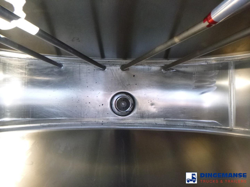 Tanker truck Renault Premium 270 dxi 4x2 fuel tank 13.7 m3 / 4 comp: picture 19 Tanker truck Renault Premium 270 dxi 4x2 fuel tank 13.7 m3 / 4 comp: picture 19